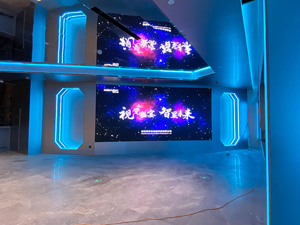 濟(jì)南 鼎冠鑫星 臺(tái)球連鎖應(yīng)用柯華達(dá)P2.5室內(nèi)全彩LED顯示屏